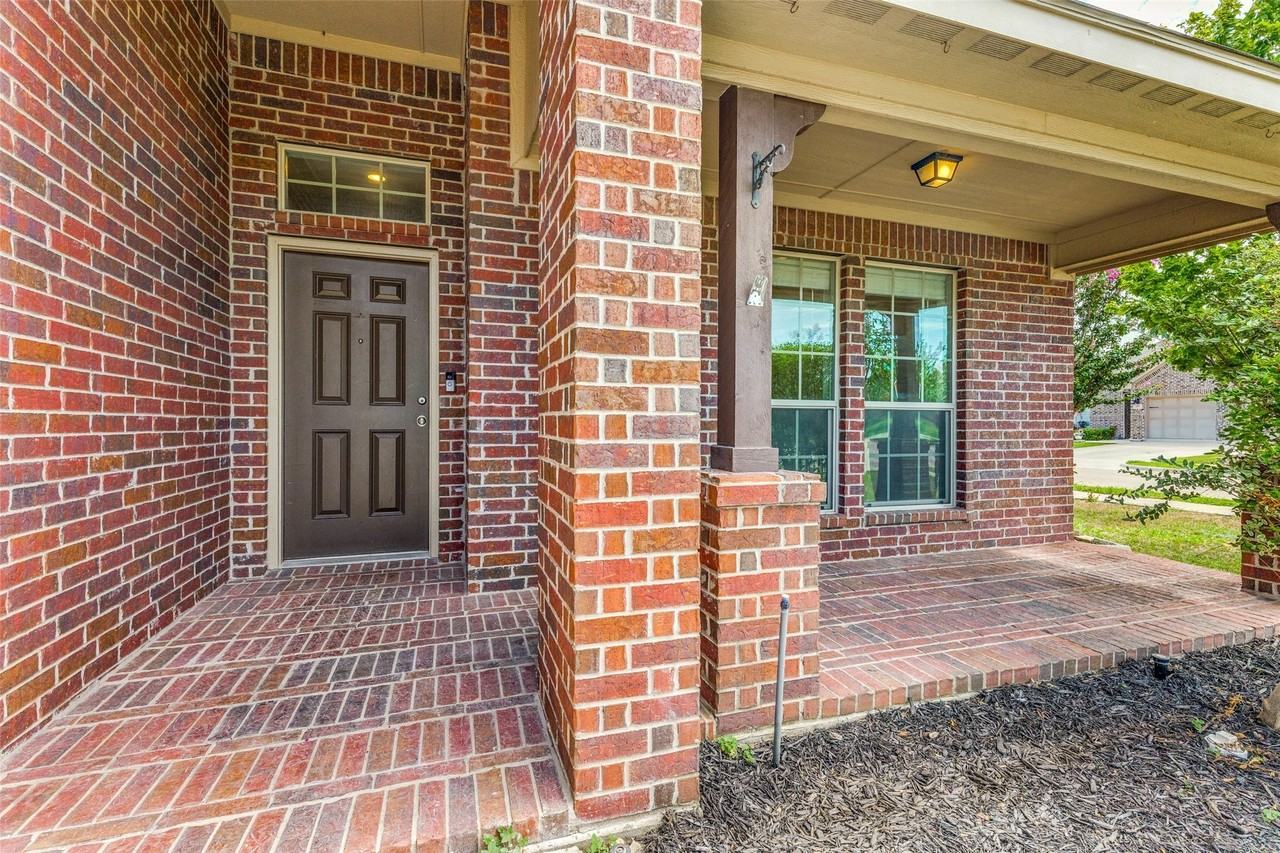 417 Brookhollow Ln - Photo 3 of 25
