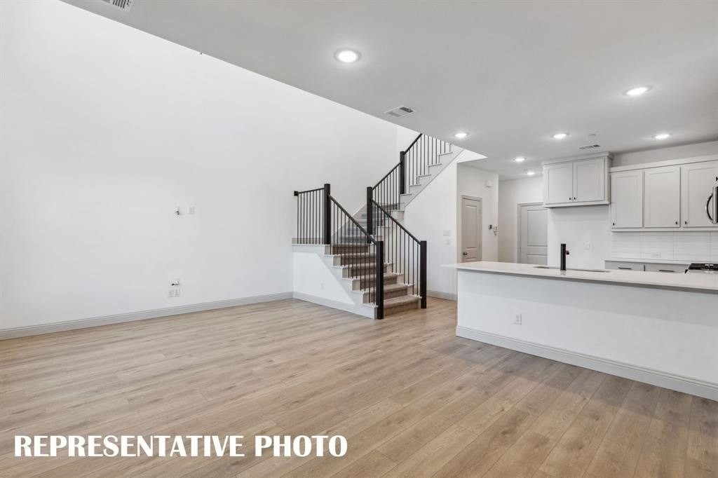 1028 Bristleleaf Way - Photo 4 of 16