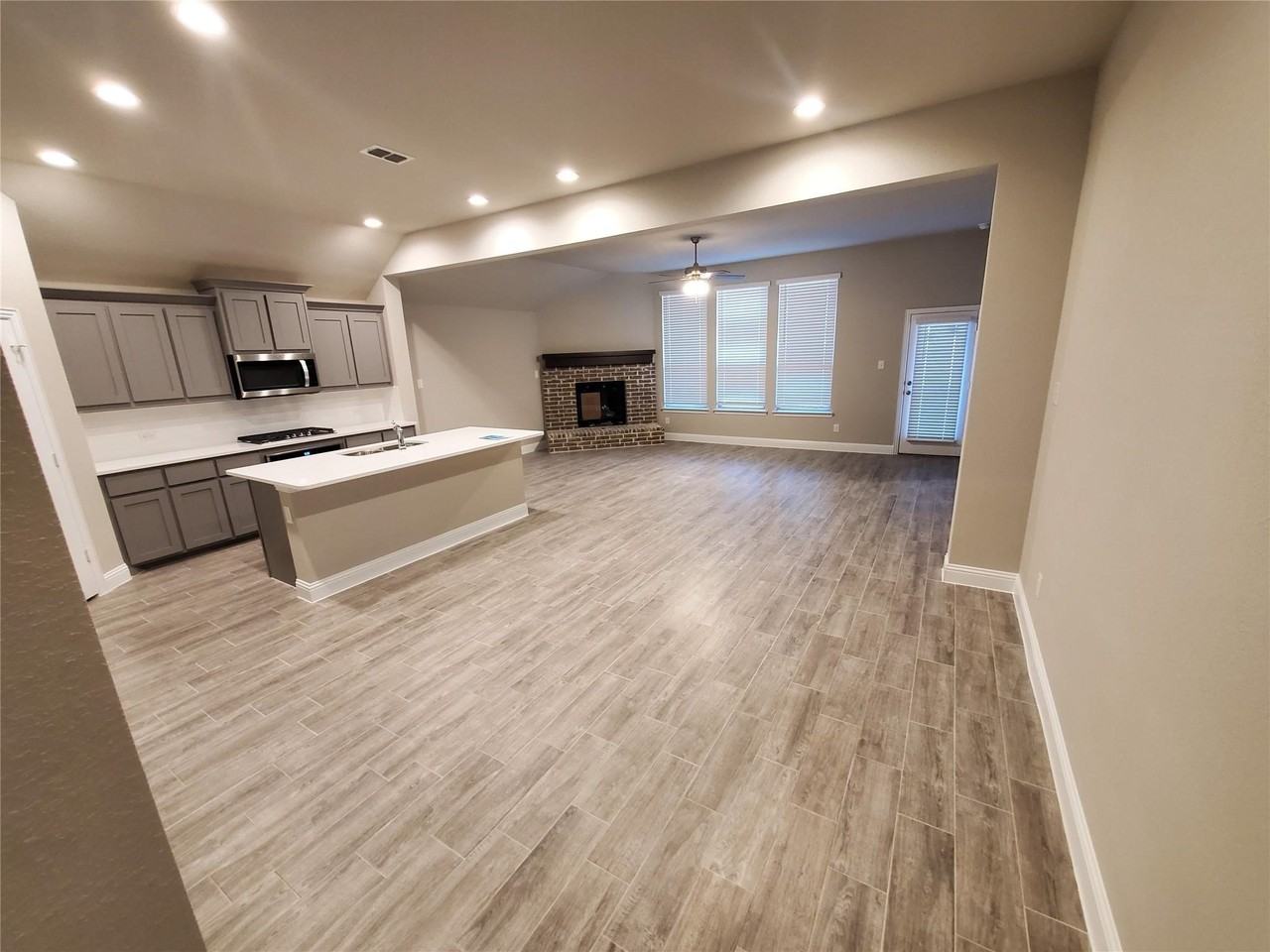 14928 Chipwood Dr - Photo 3 of 17