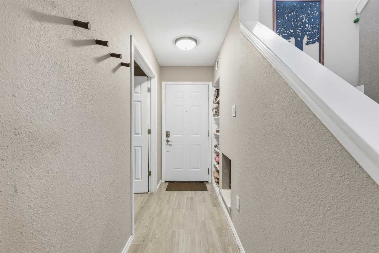 2313 Southway - Photo 6 of 35