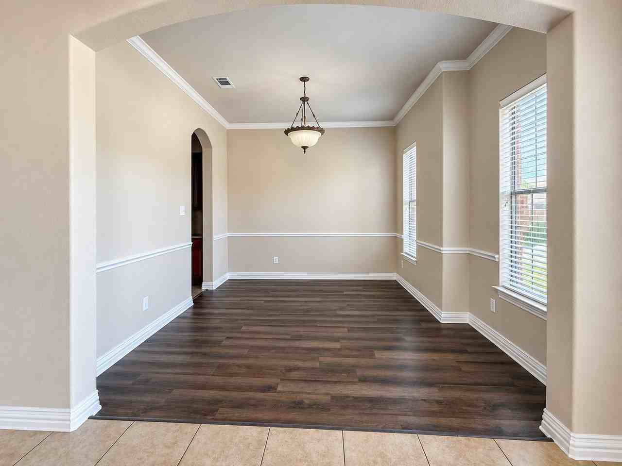 1572 Barksdale Dr - Photo 2 of 22