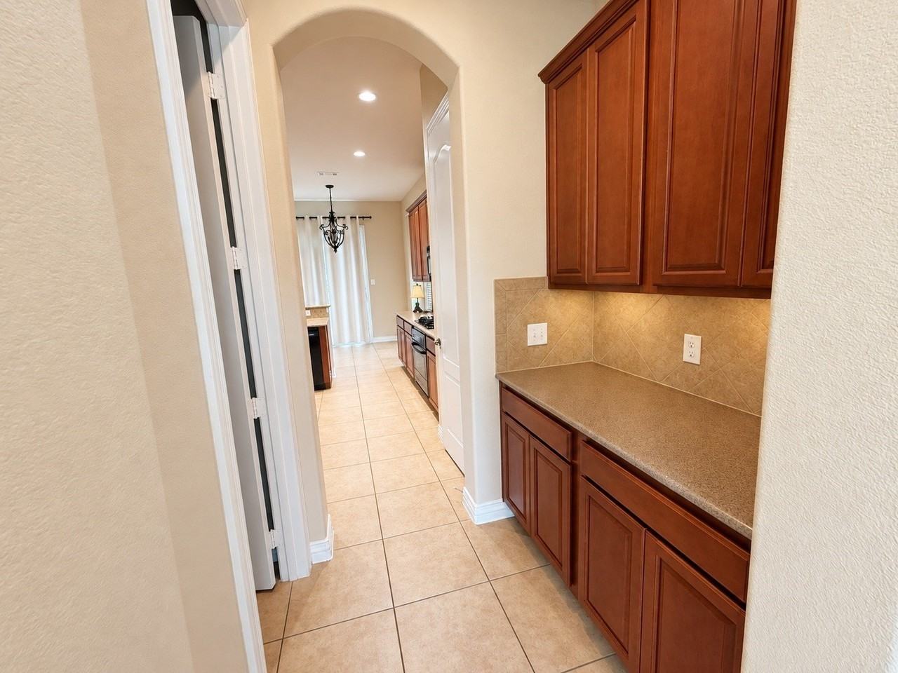 1572 Barksdale Dr - Photo 4 of 22