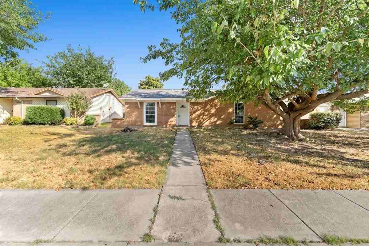 901 Wandering Way Dr