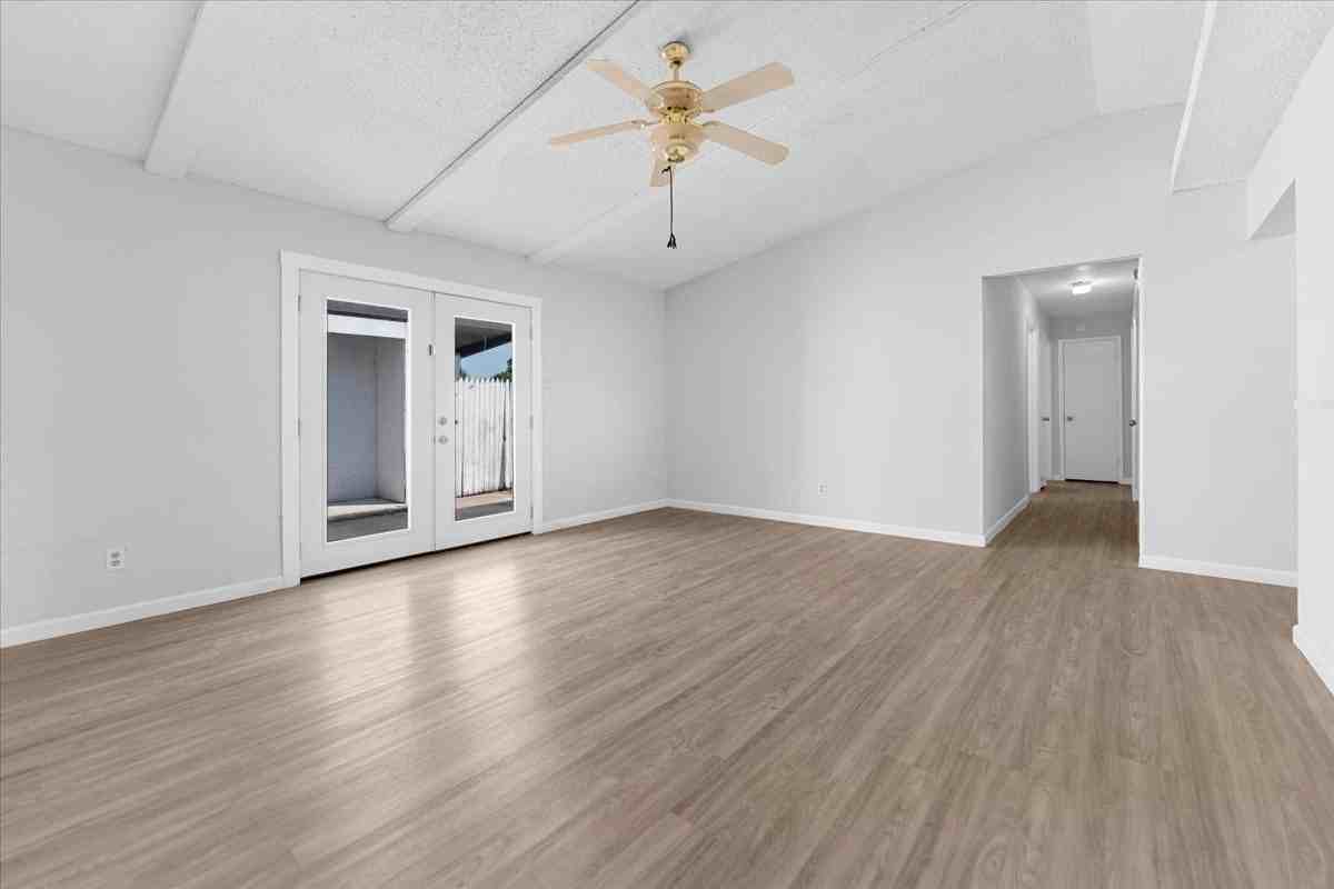 901 Wandering Way Dr - Photo 6 of 32