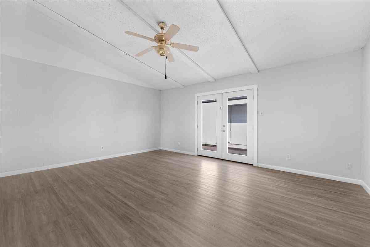 901 Wandering Way Dr - Photo 7 of 32