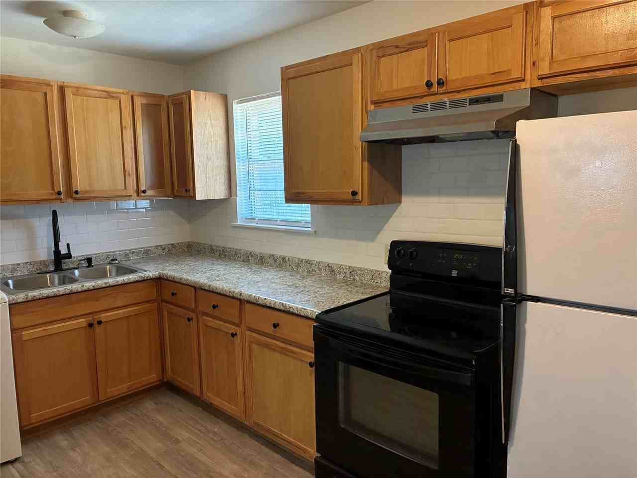 4416 Highway 171 - Photo 7 of 24