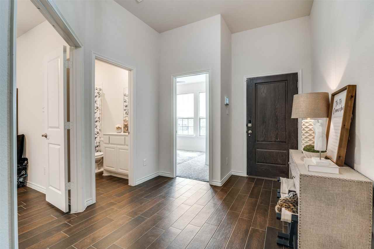 1072 Sublime Dr - Photo 2 of 24