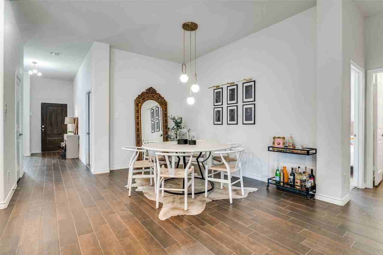 1072 Sublime Dr - Photo 4 of 24