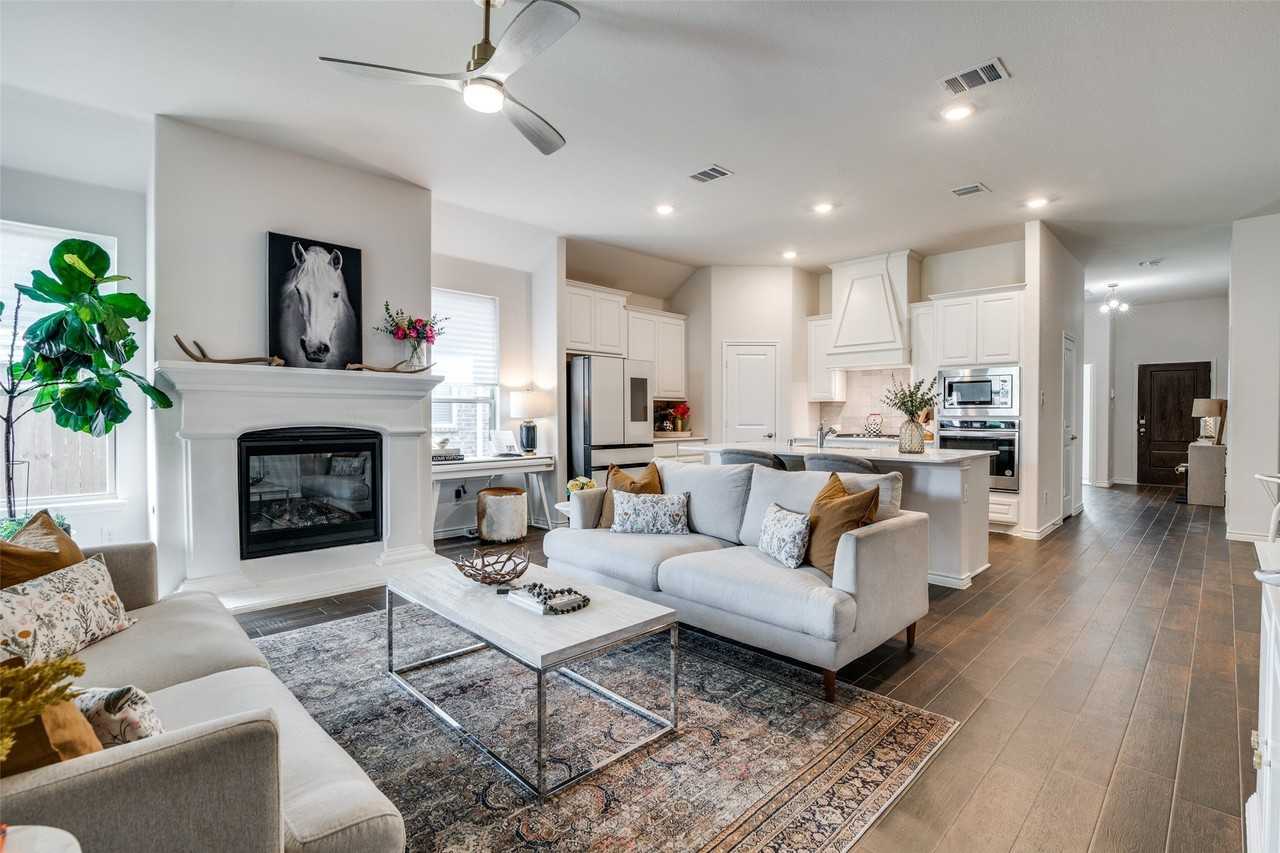 1072 Sublime Dr - Photo 6 of 24