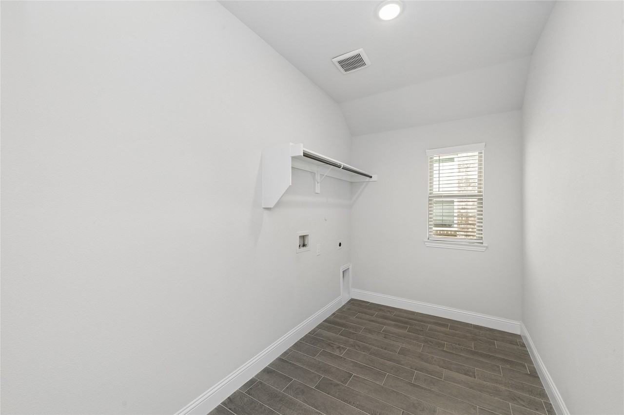 613 Cattle Chute Ct - Photo 7 of 32