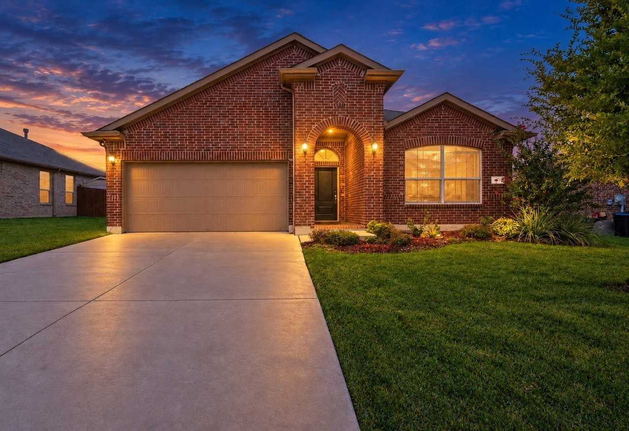 560 Pendennis Dr