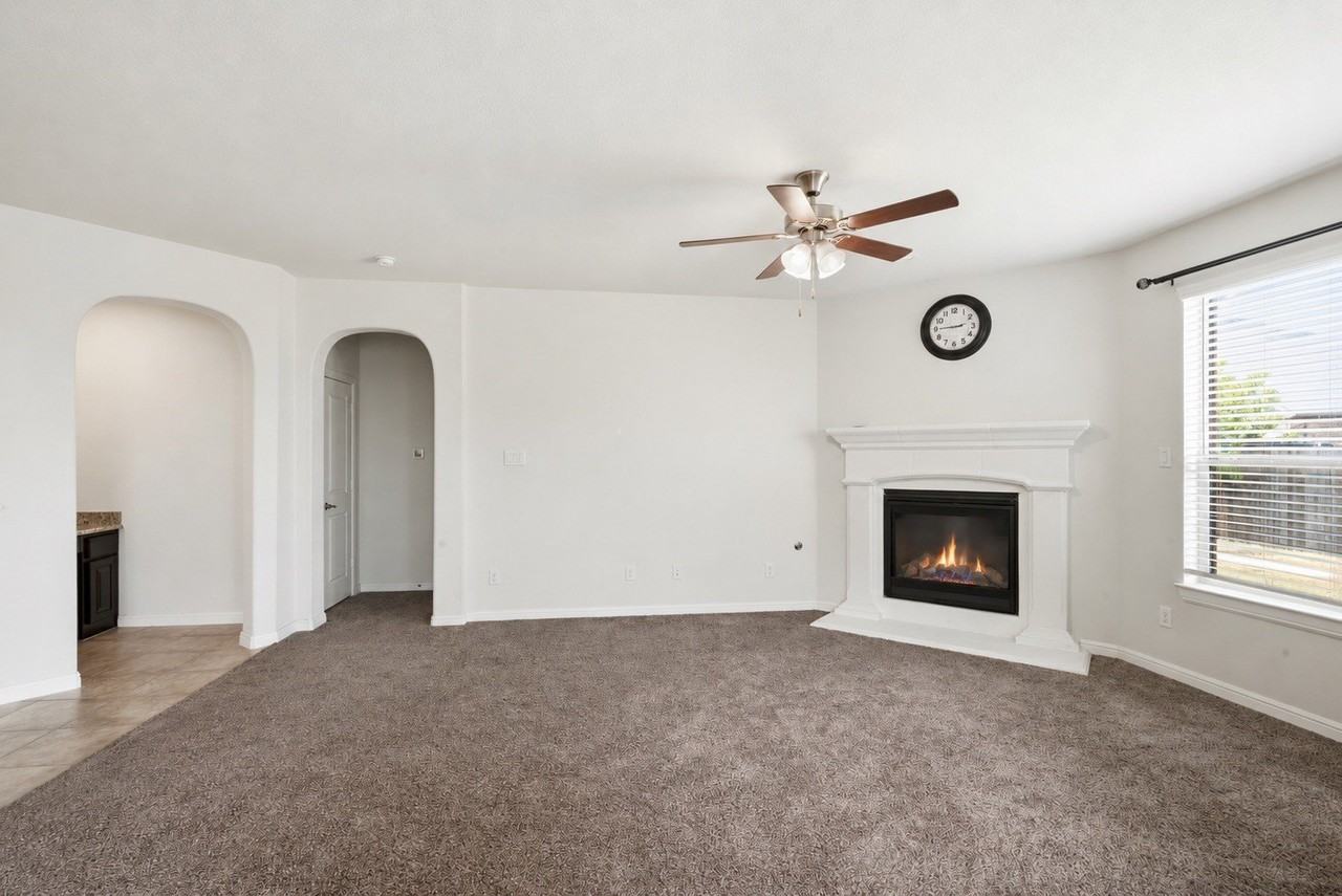 560 Pendennis Dr - Photo 5 of 31