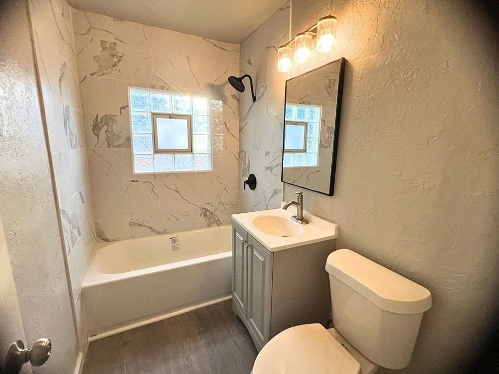 2308 Nw 20th St - Photo 5 of 7