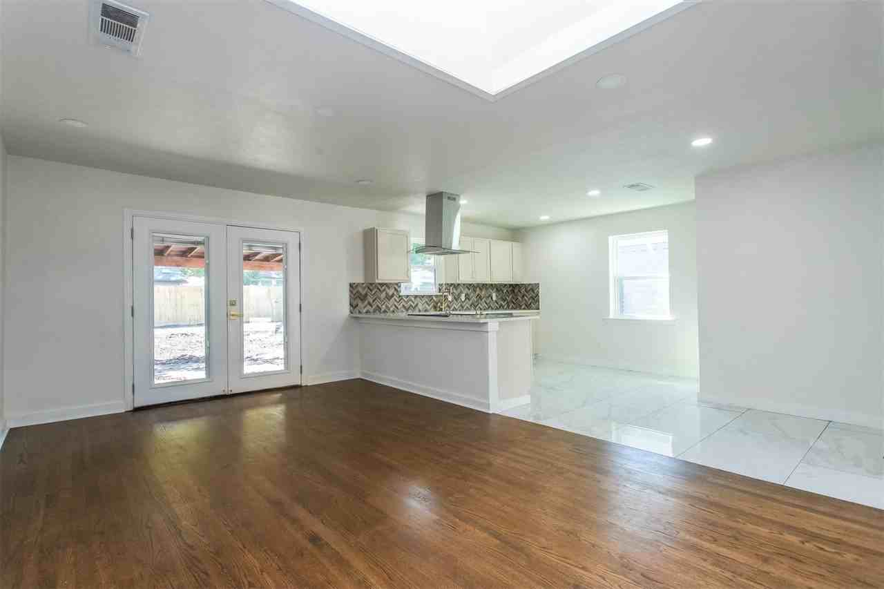1219 Cloverdale Dr - Photo 6 of 14