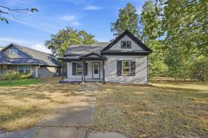 featured image of 605 E Woodard St