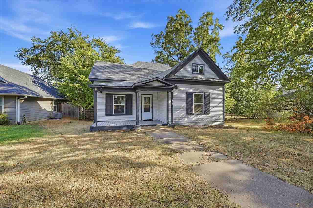 605 E Woodard St - Photo 2 of 20