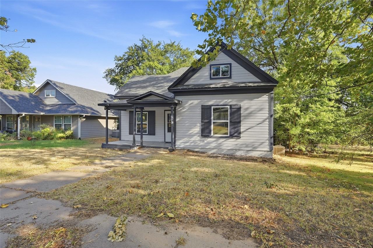 605 E Woodard St - Photo 3 of 20