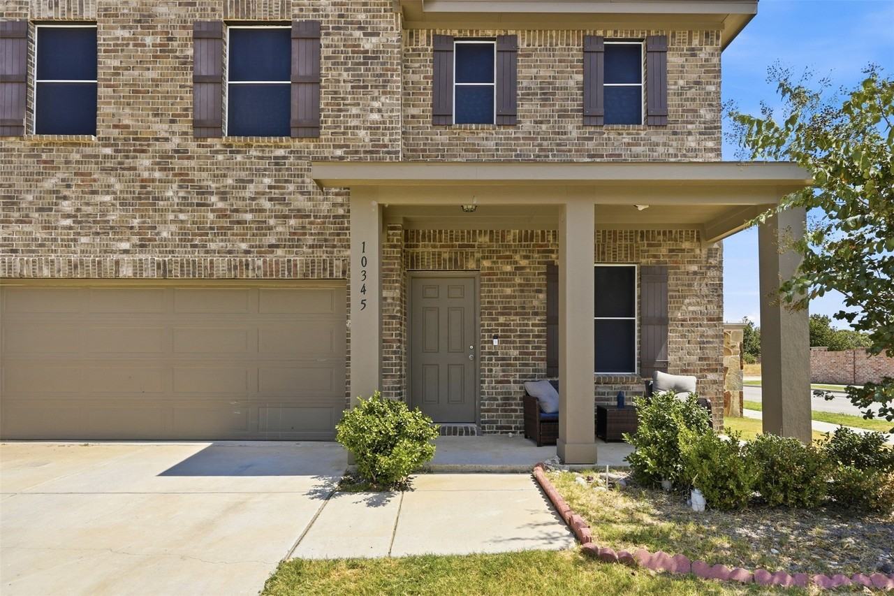 10345 Jameson Ln - Photo 2 of 27