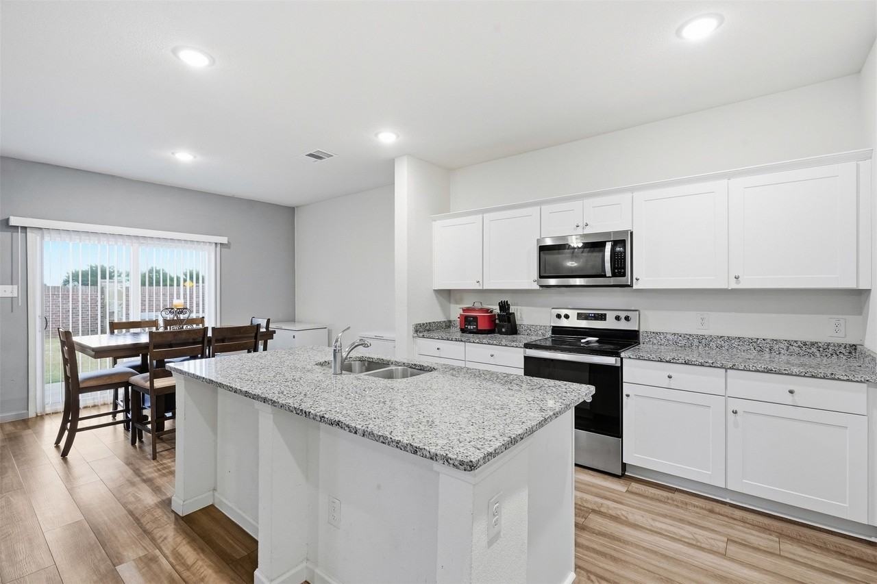 10345 Jameson Ln - Photo 5 of 27