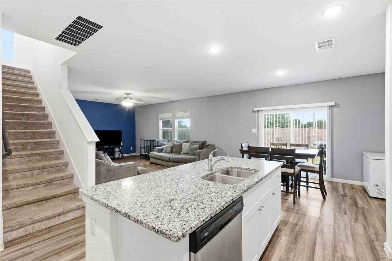 10345 Jameson Ln - Photo 6 of 27