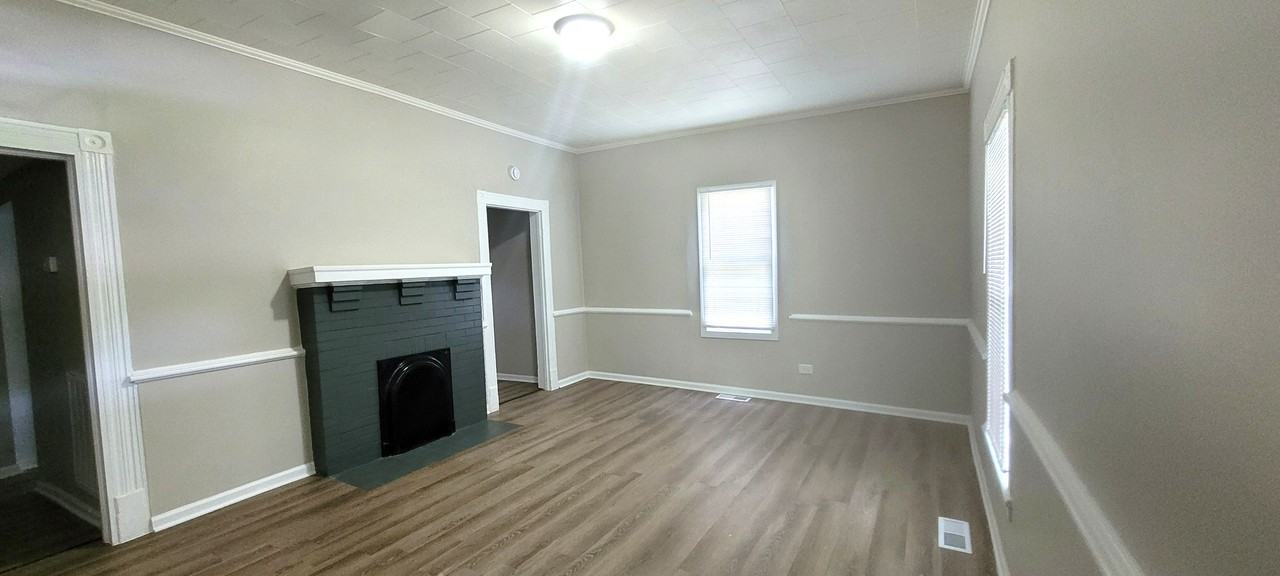 1306 Pearson St #1 - Photo 4 of 16