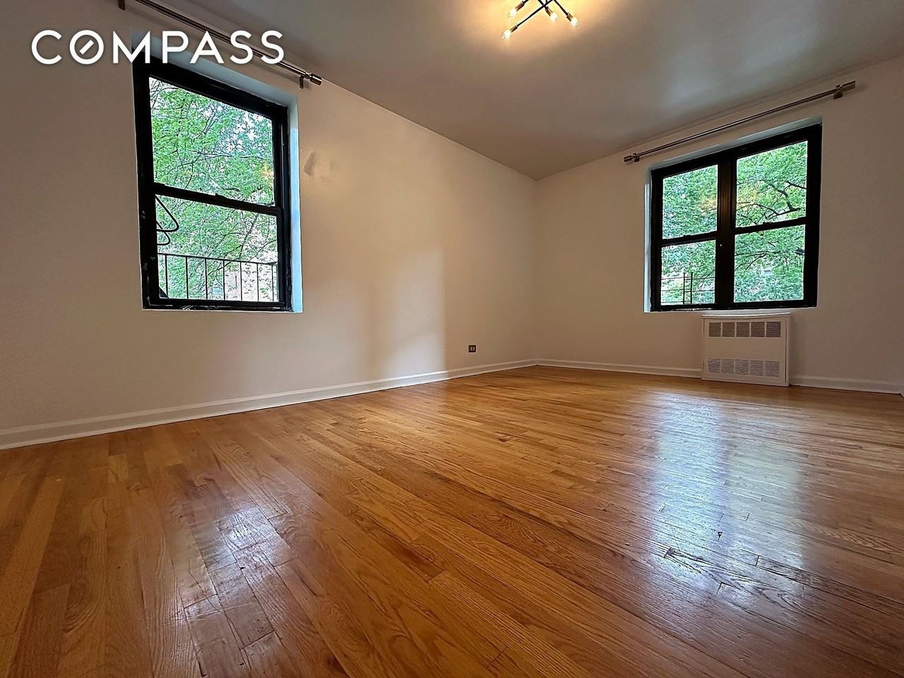 4489 Broadway #3D - Photo 4 of 5