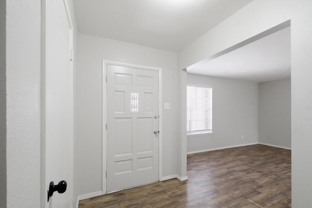 3719 Amherst Ave - Photo 7 of 48