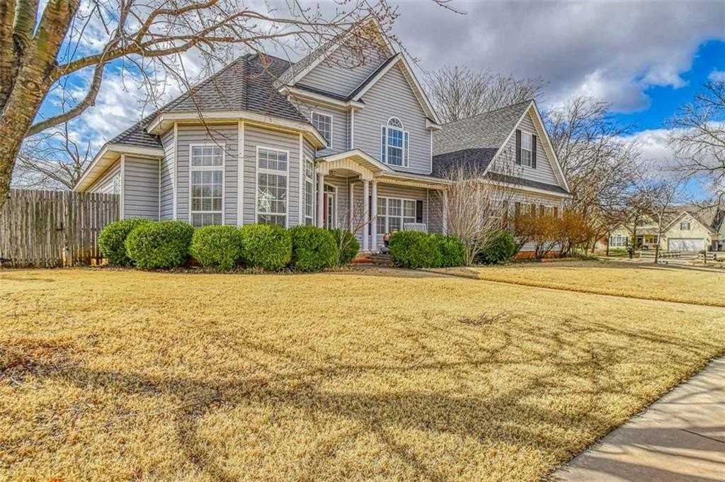 212 Tisbury Rd - Photo 2 of 34