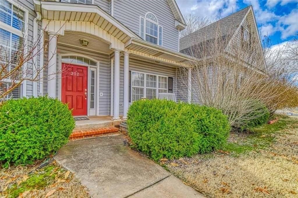 212 Tisbury Rd - Photo 3 of 34