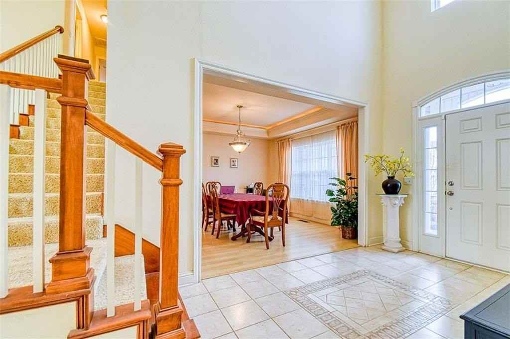 212 Tisbury Rd - Photo 5 of 34
