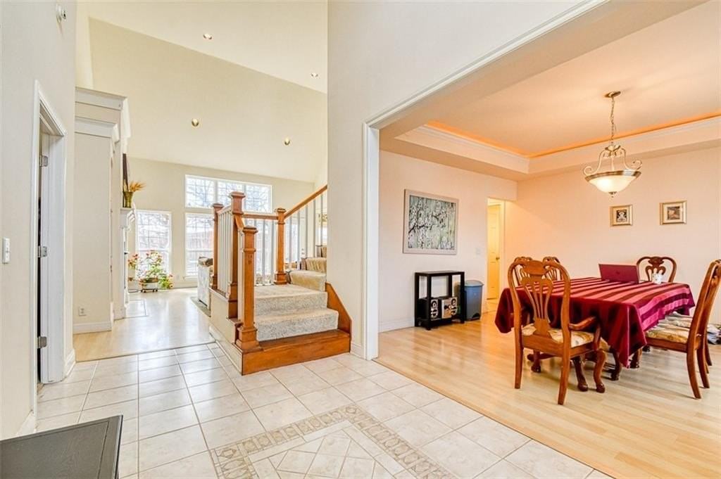 212 Tisbury Rd - Photo 6 of 34
