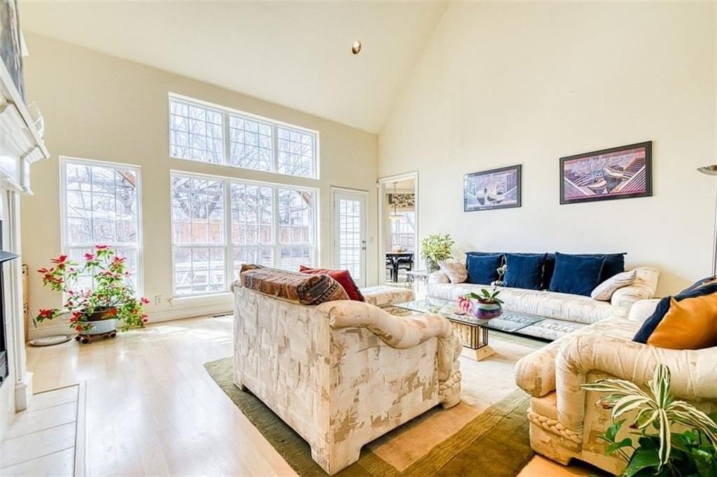212 Tisbury Rd - Photo 7 of 34