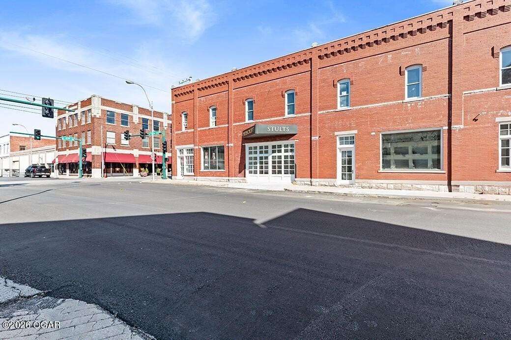 401 S Virginia Ave #103 - Photo 3 of 24
