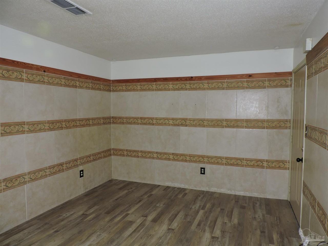 9610 Bowman Ave #A - Photo 3 of 12