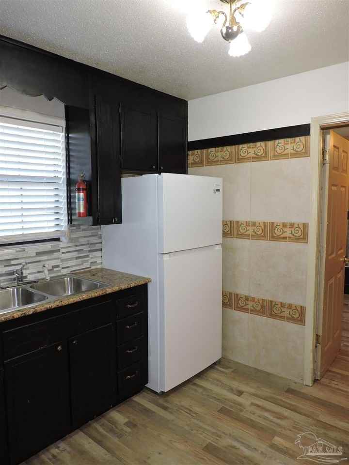 9610 Bowman Ave #A - Photo 6 of 12