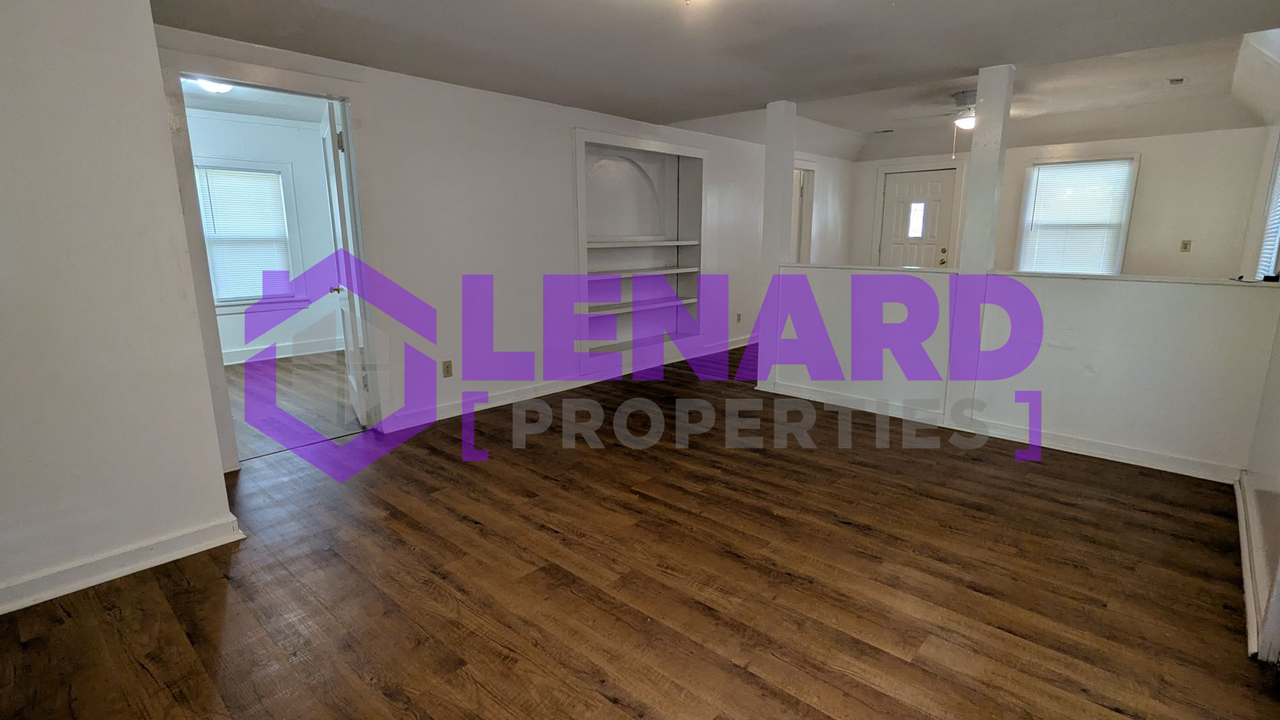 332 E Summit St - Photo 3 of 16