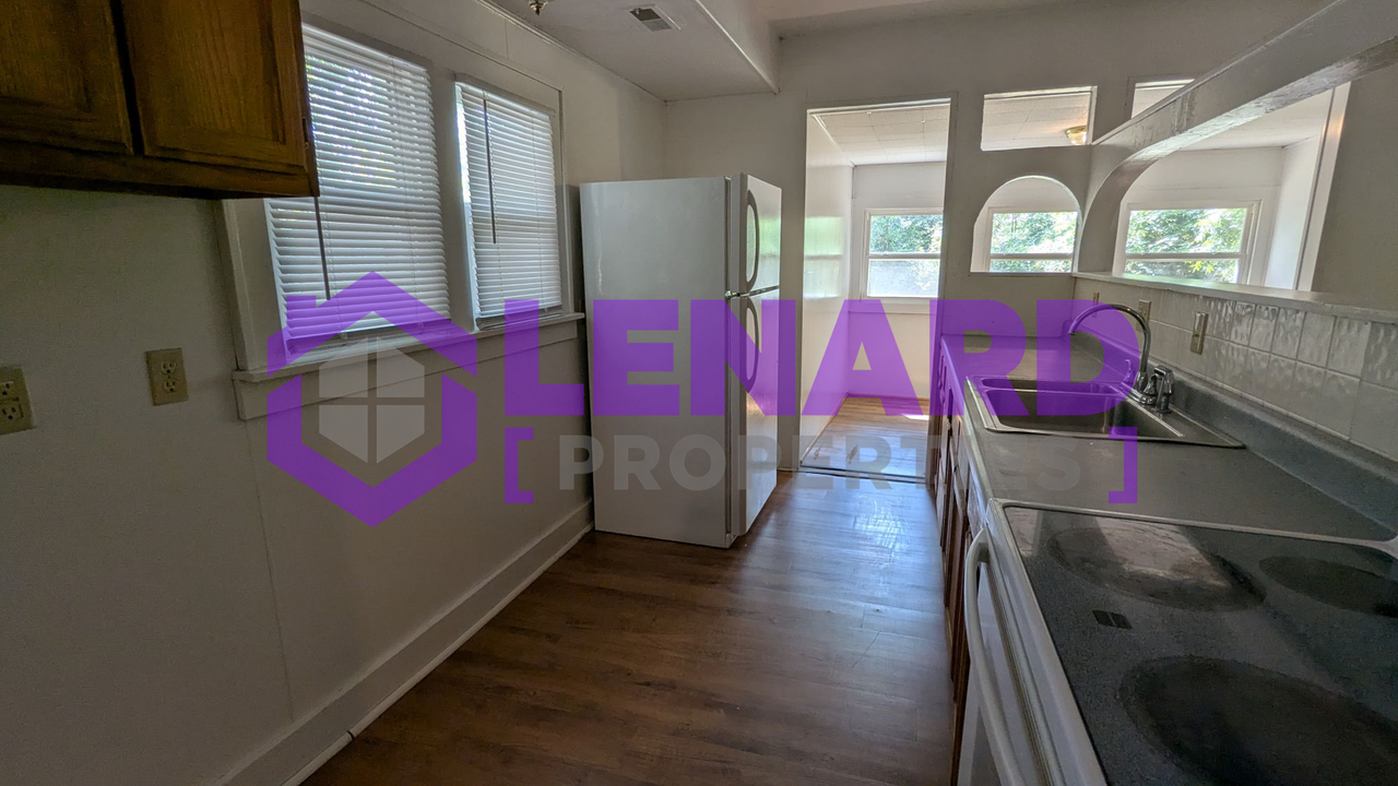 332 E Summit St - Photo 6 of 16