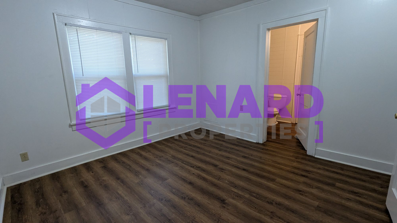 332 E Summit St - Photo 7 of 16