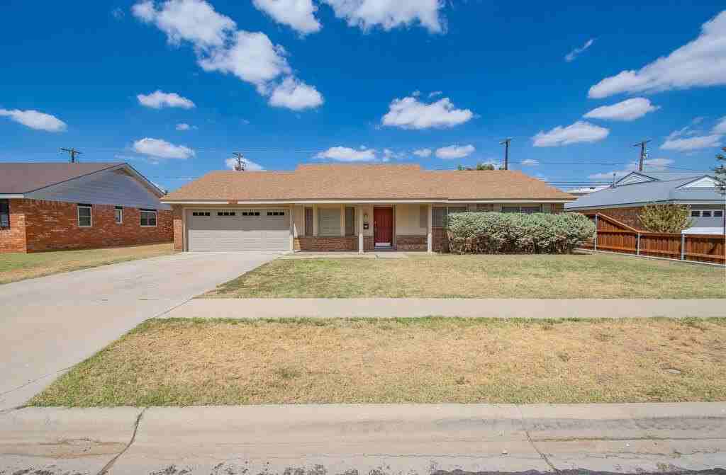 3314 Camarie Ave - Photo 4 of 35