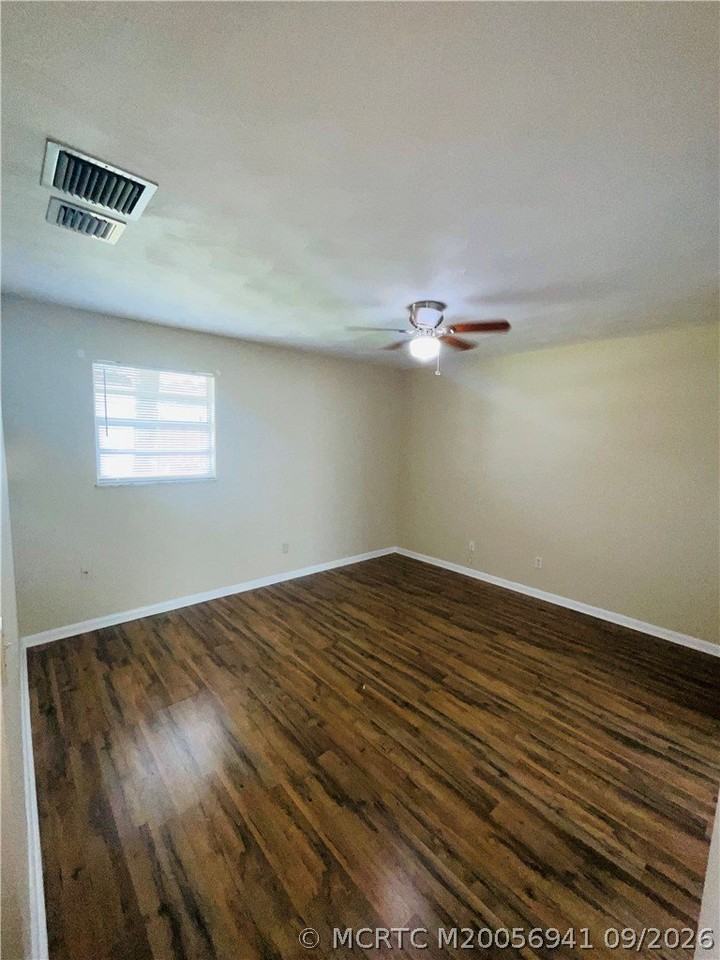 544 Se Chapman Ave - Photo 6 of 11