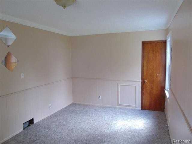 8460 Central - Photo 5 of 24