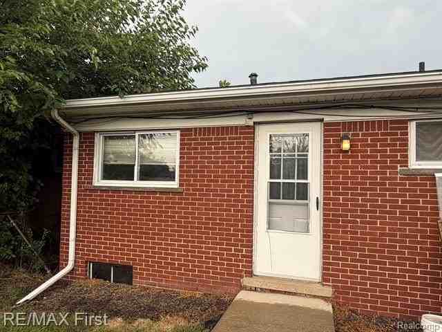 831 Montie Rd - Photo 2 of 9