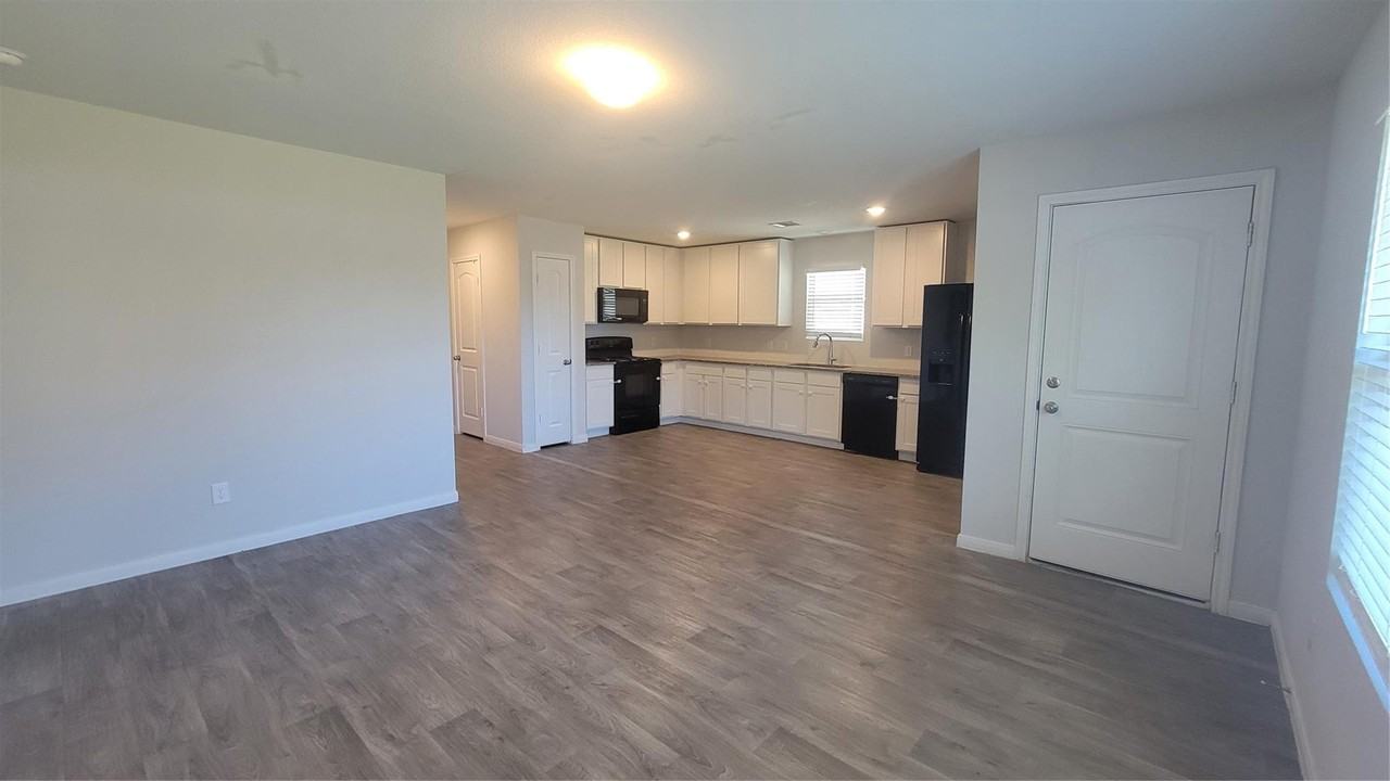 15114 Sorrento Bay Cir - Photo 2 of 14