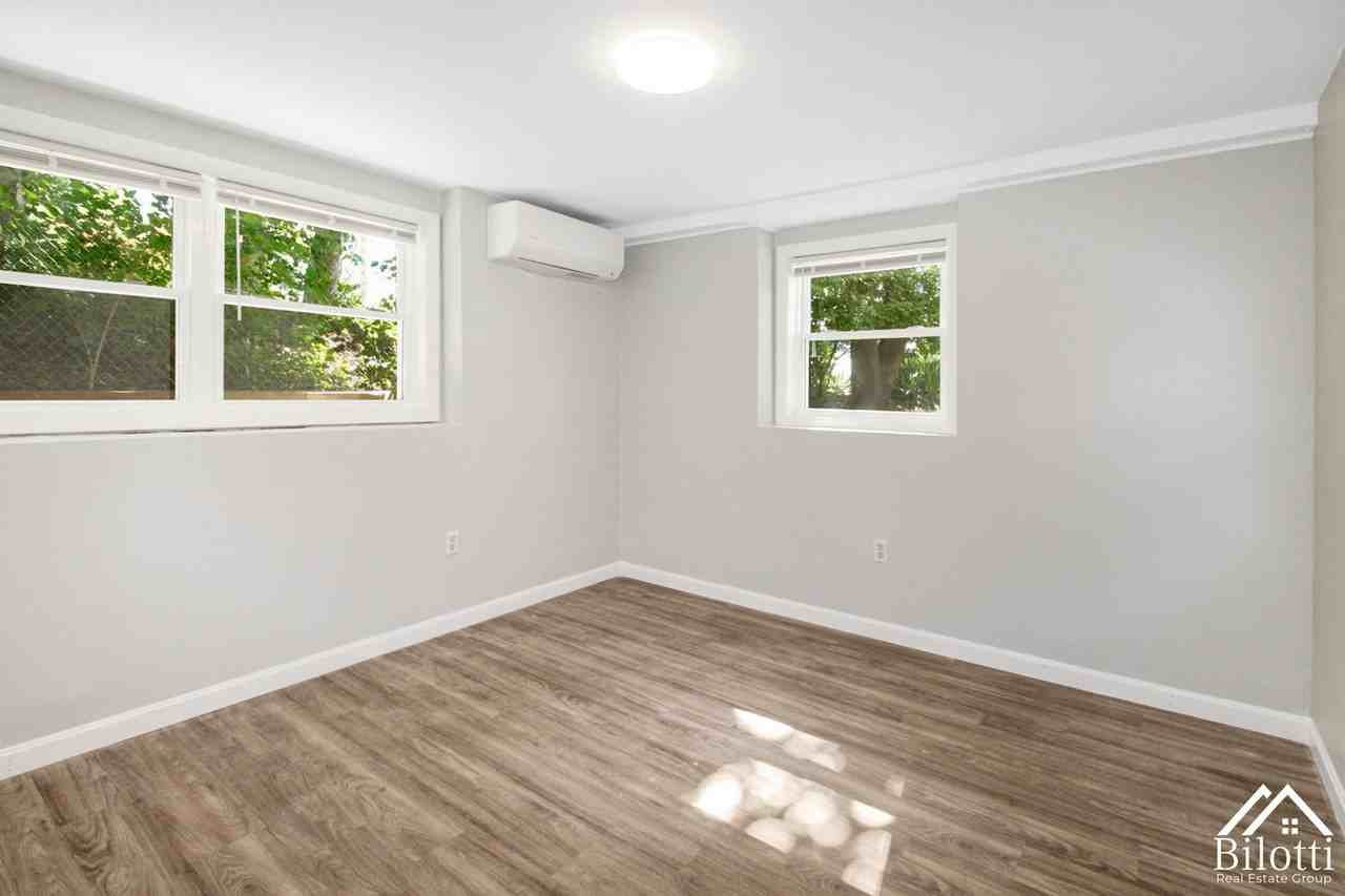115 Bourne Ave - Photo 5 of 11