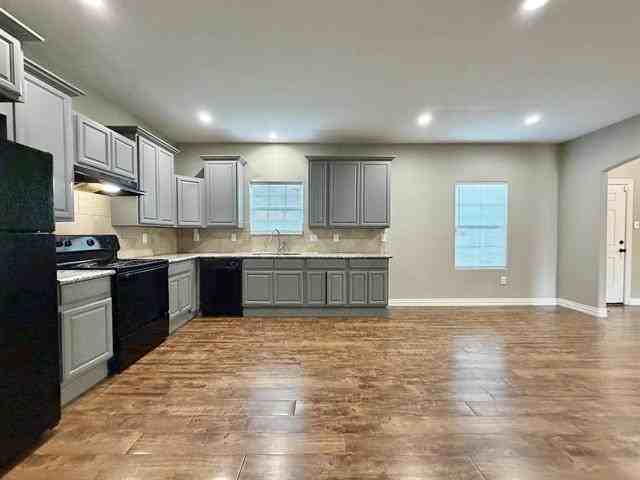 6041 25th St - Photo 5 of 35