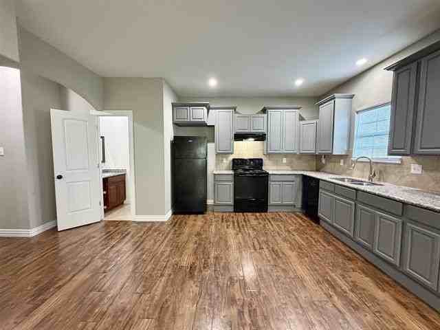 6041 25th St - Photo 6 of 35