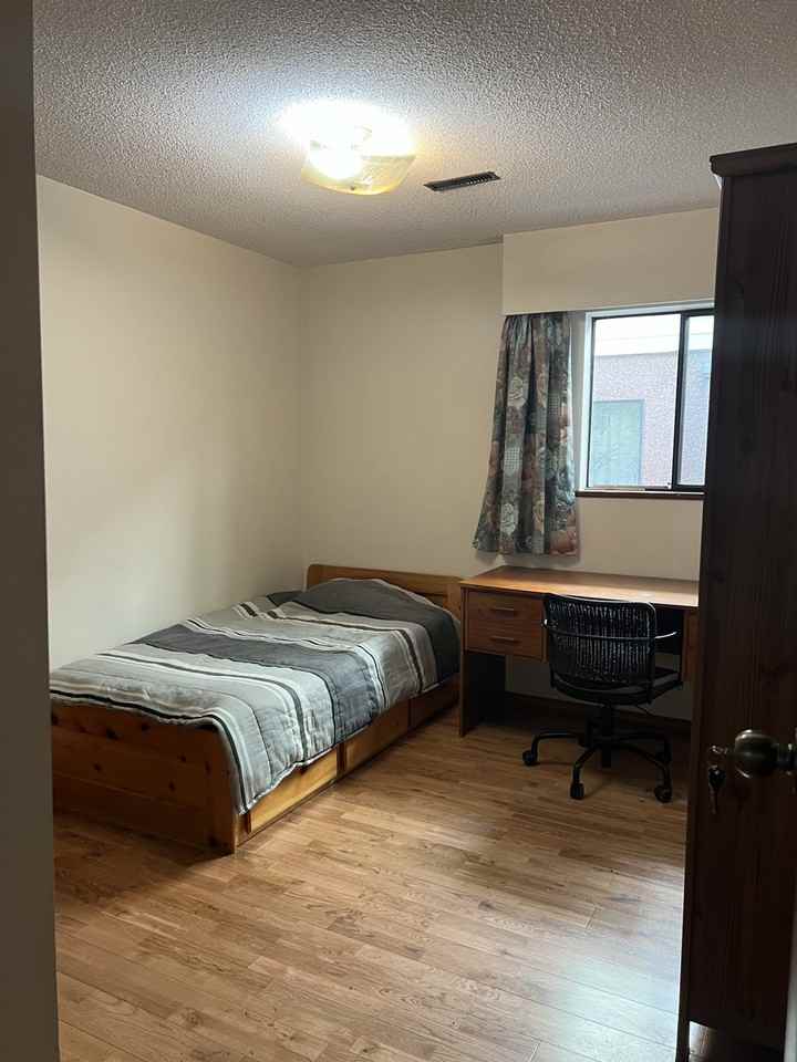 5186 Bursill St - Photo 2 of 10