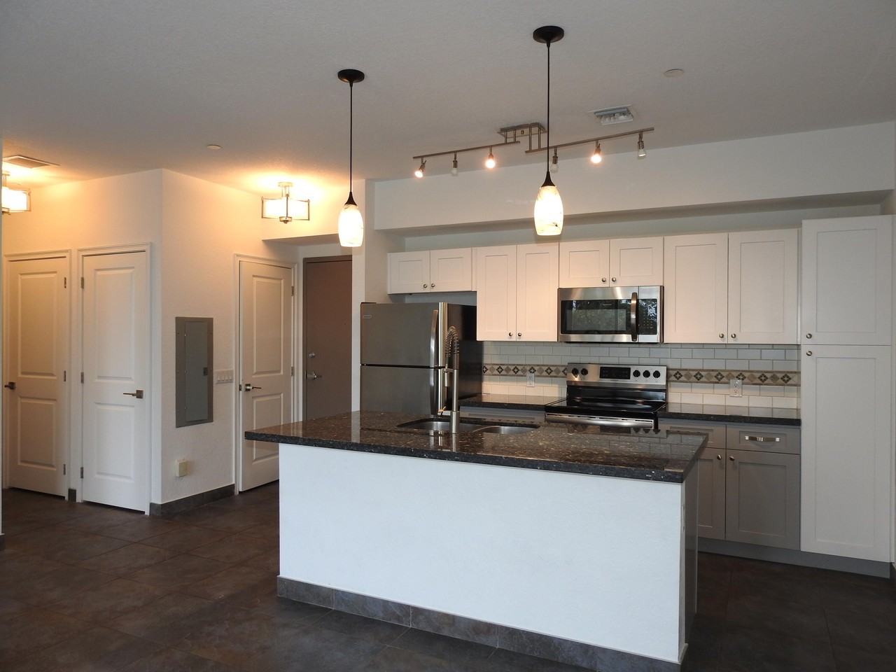 1550 Ne 34th Ct - Photo 2 of 13