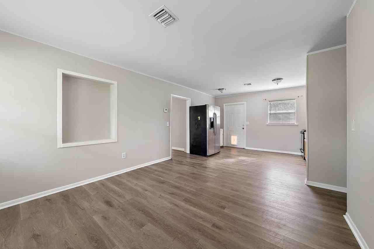 1297 Nw Charlie Green Dr - Photo 4 of 16