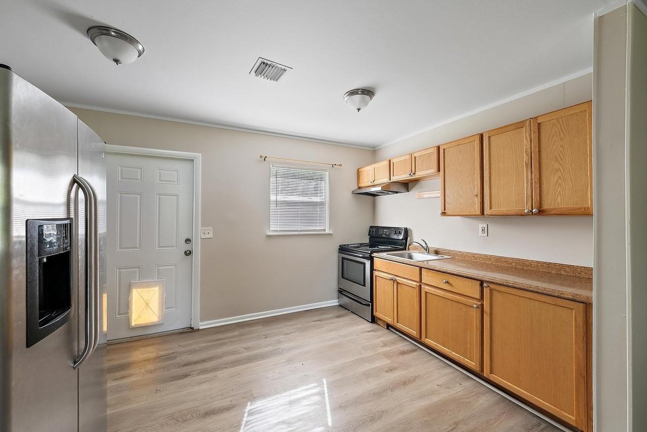 1297 Nw Charlie Green Dr - Photo 5 of 16
